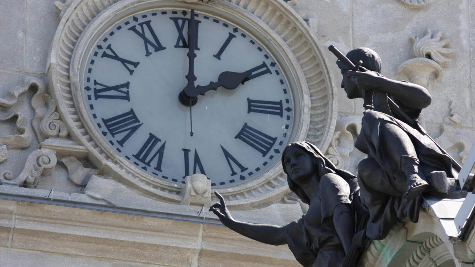Horloge tour parlement quebec