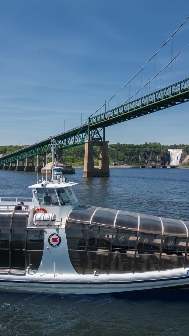 Navette fluviale sur le fleuve Saint-Laurent