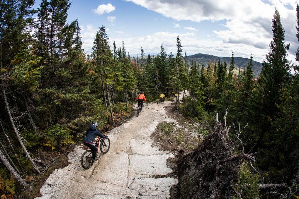 Mountain biking on the longest rock slab in Sentiers du moulin