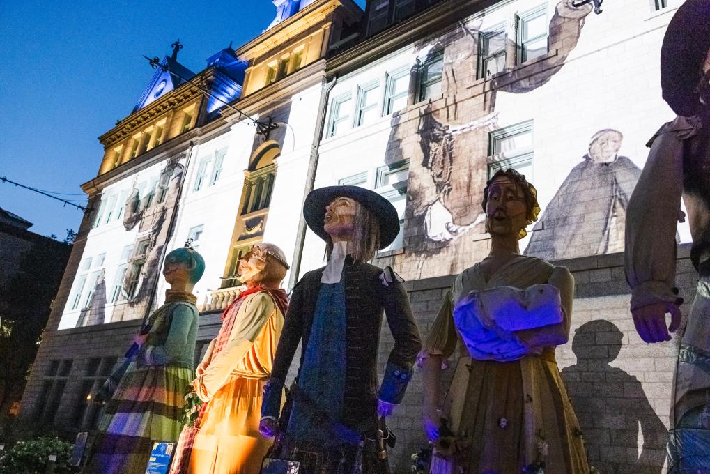 Rassemblement des géants des Fêtes de la Nouvelle-France