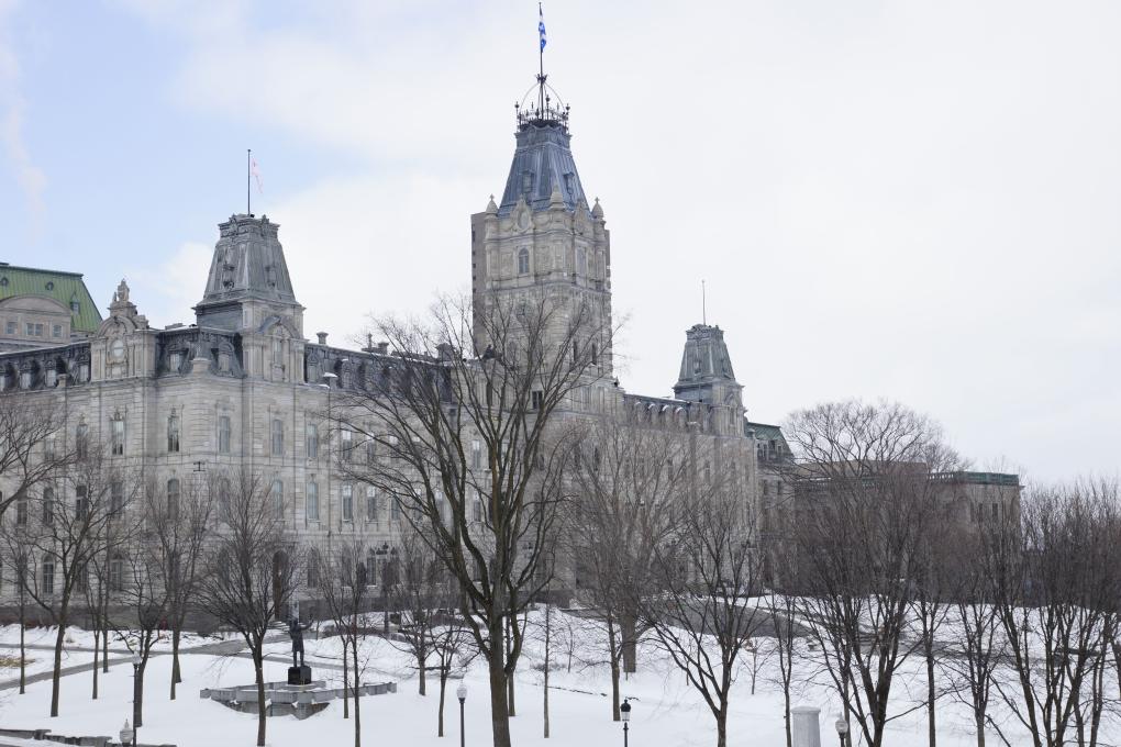 Façade du Parlement de Québec en hiver
