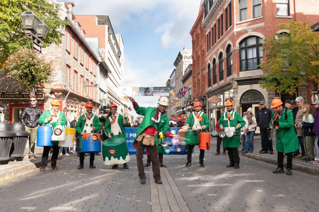 Artistes de rue dans le cadre du Festival Réverbère
