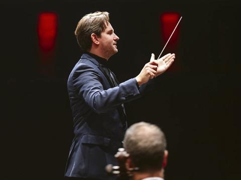 Schuldt dirige la Première de Mahler