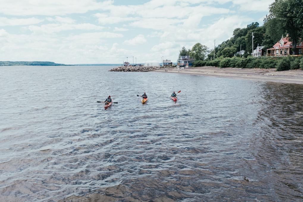 Kayak de mer sur le fleuve Saint-Laurent