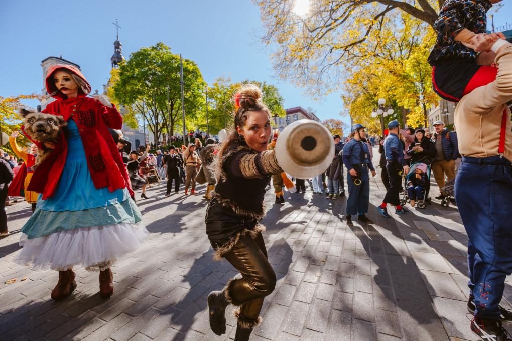 Artistes de rue dans le cadre du Festival Réverbère