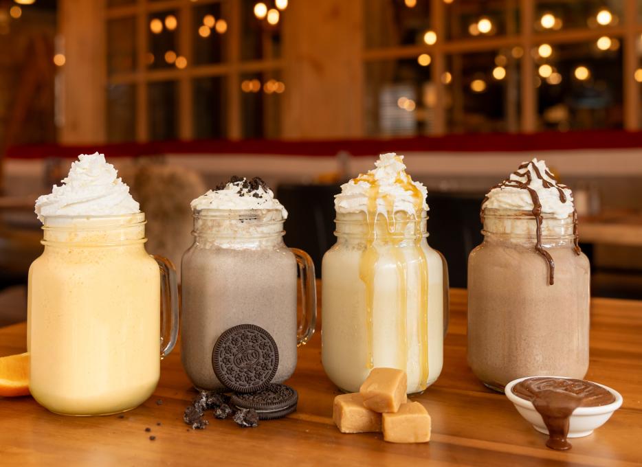 Au Petit Chalet Maguire - Decadent Maguire