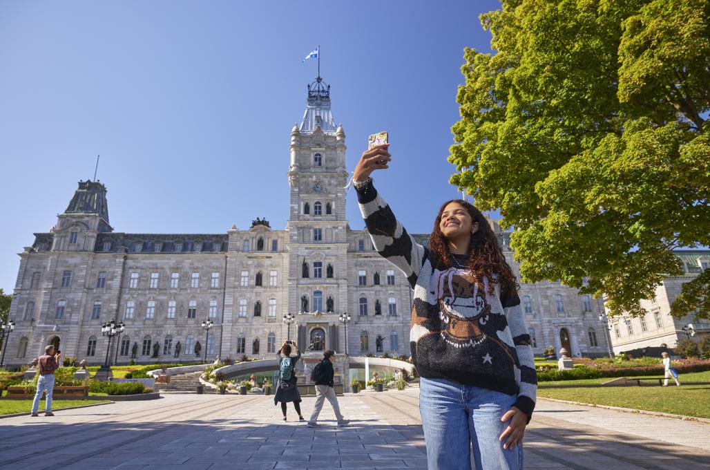 Parlement du Québec - Façade du parlement du Québec.1