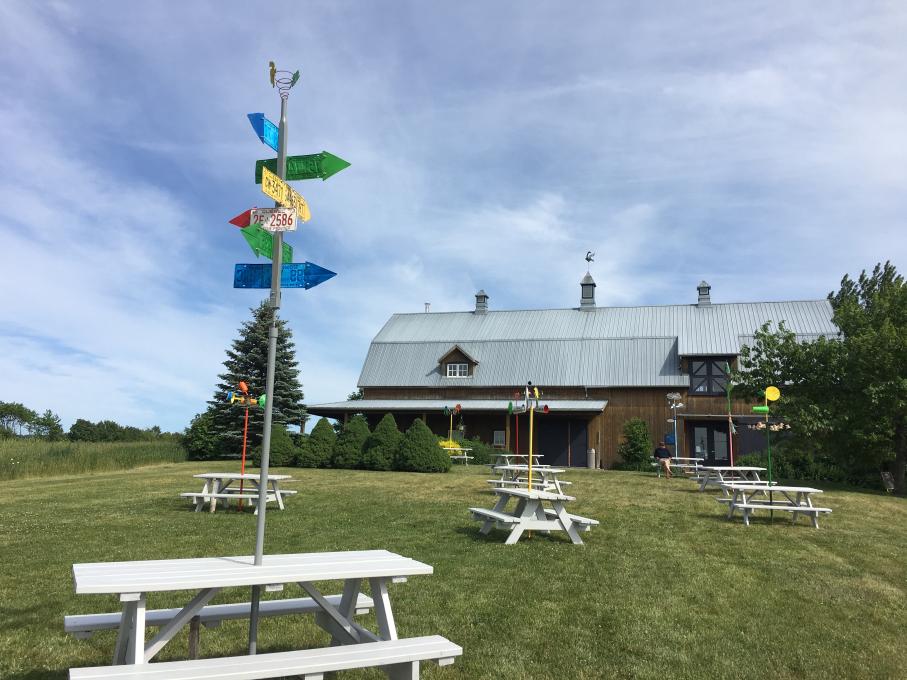 Espace Félix-Leclerc - Zone pique-nique colorée