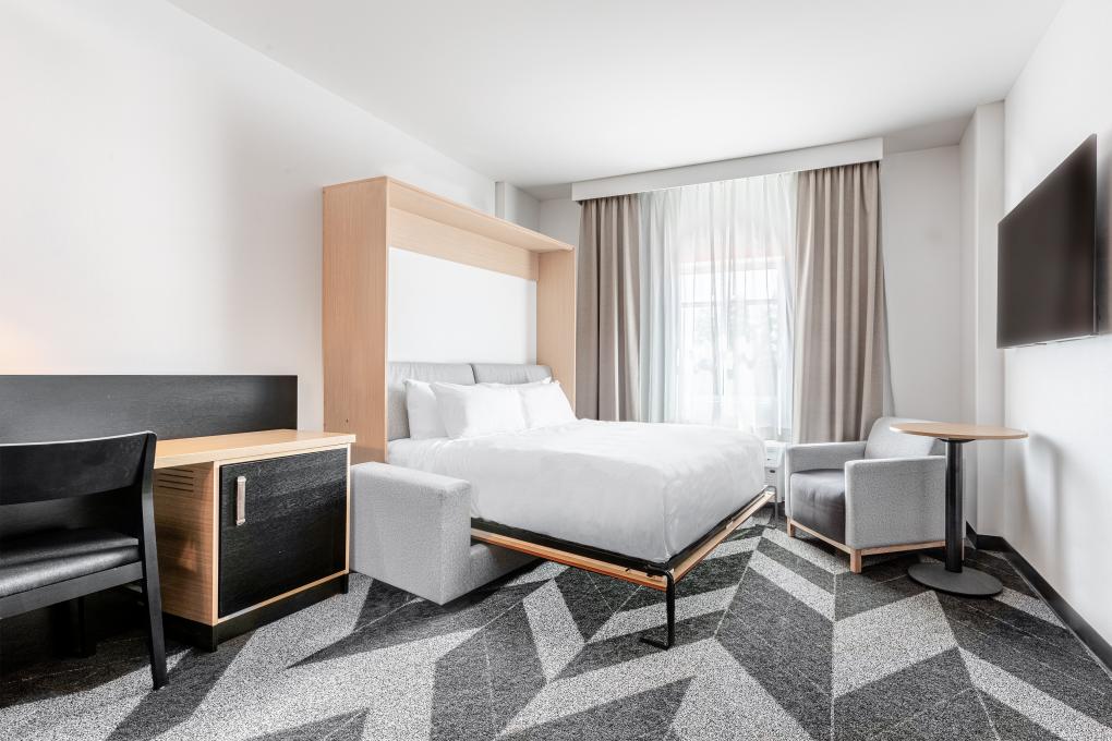 Doubletree By Hilton Quebec Resort - chambre avec lit d'appoint