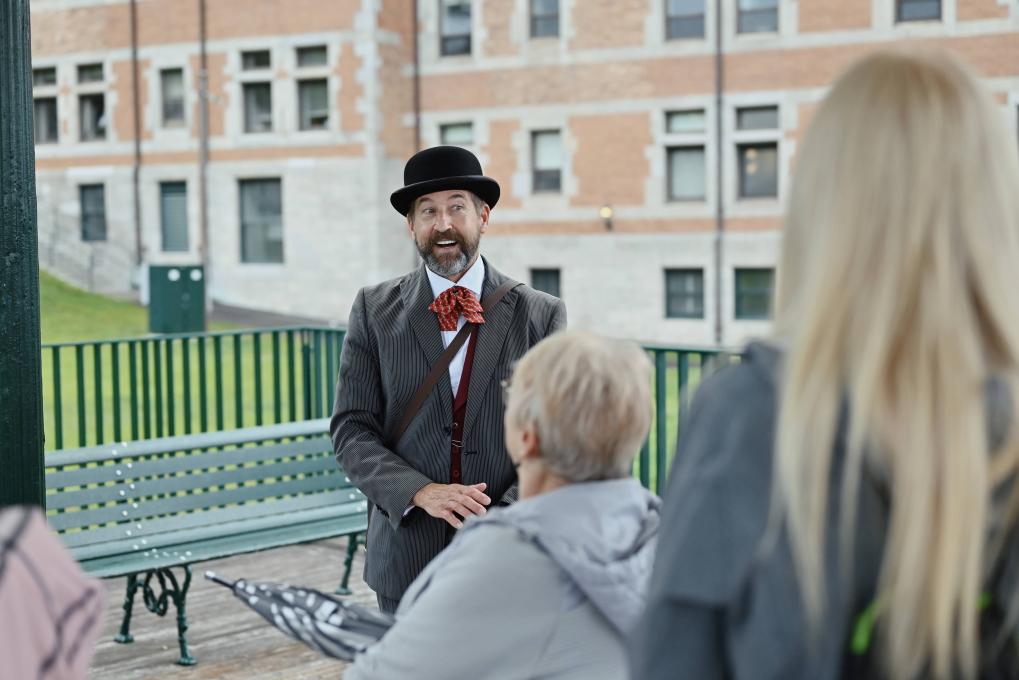 Cicérone Tours - Visite guidée du Château Frontenac