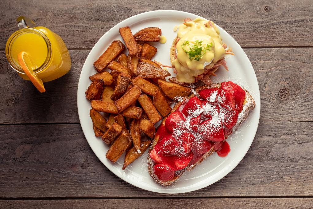 Au petit chalet - Déjeuner/Breakfast
