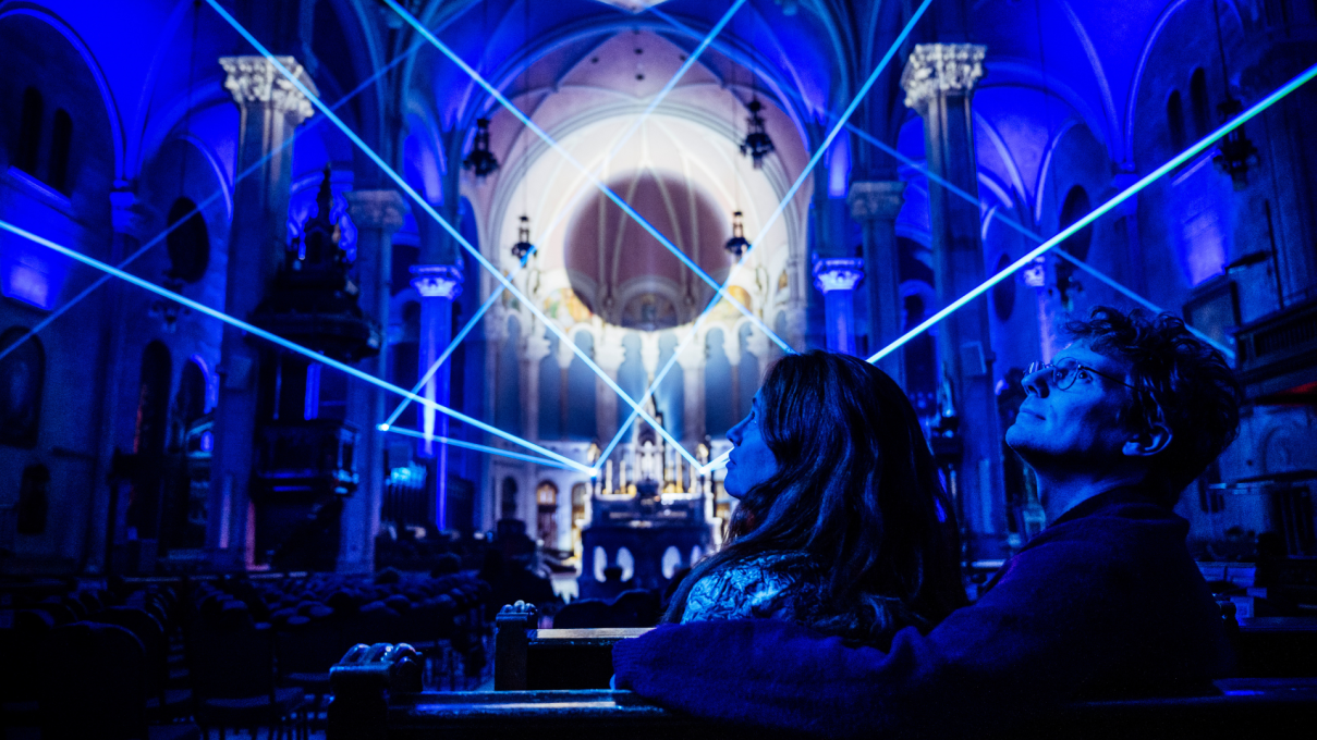 Aura Église Saint-Roch / Moment Factory