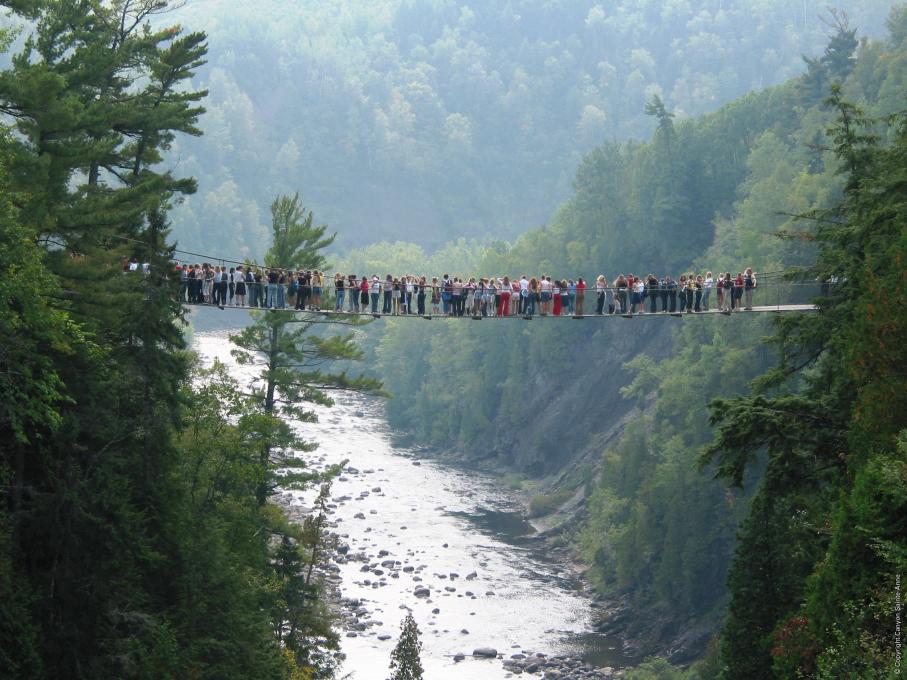 Canyon Sainte Anne - Spectaculaire ! Pont suspendus à 60M au dessus d'un canyon