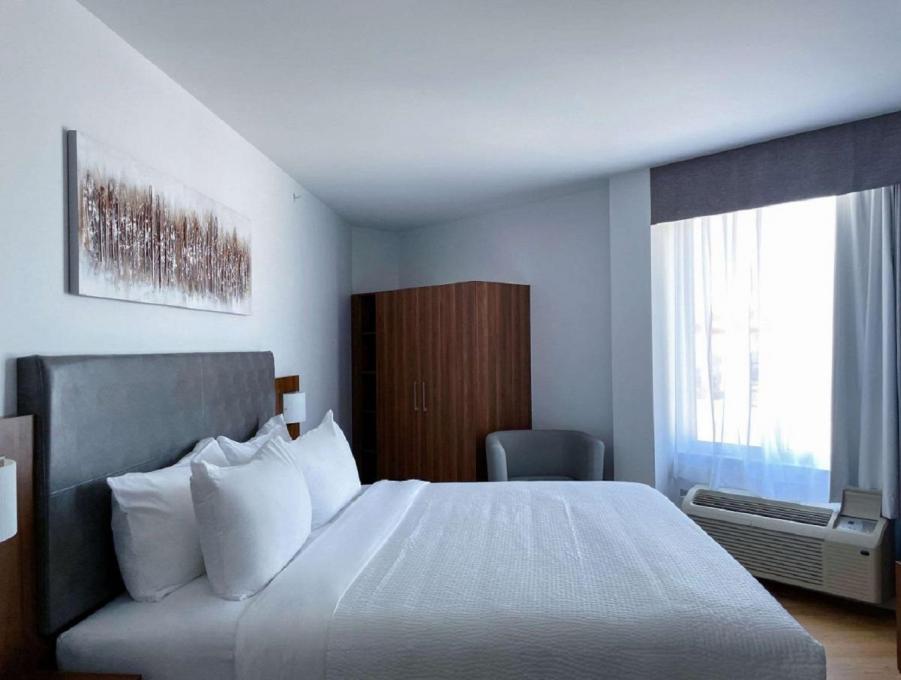 Quality Inn - Room King bed
