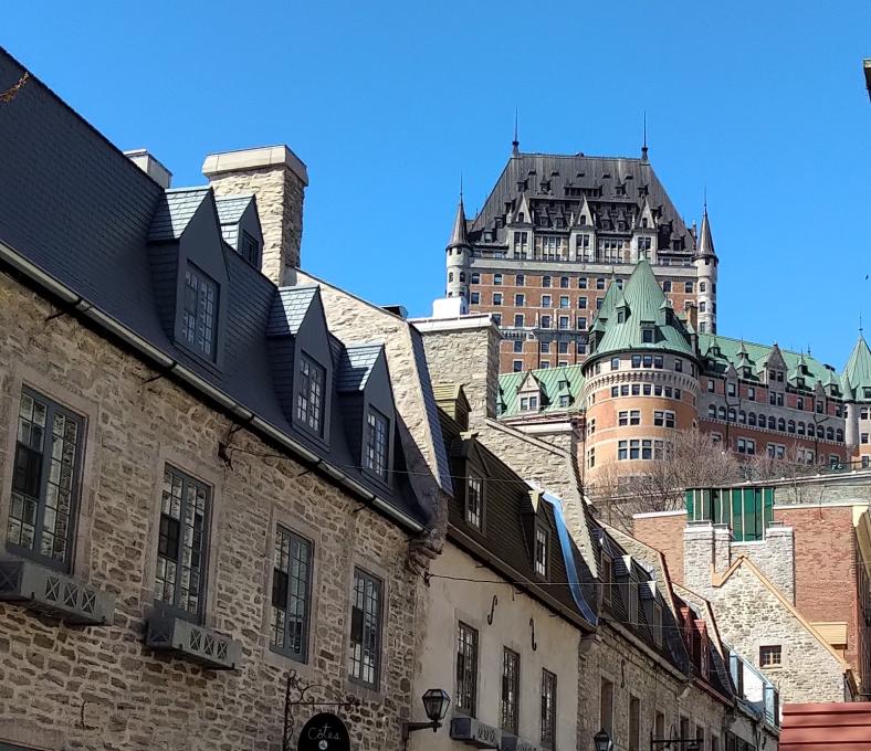 Explore Québec - The rooftops of the old town