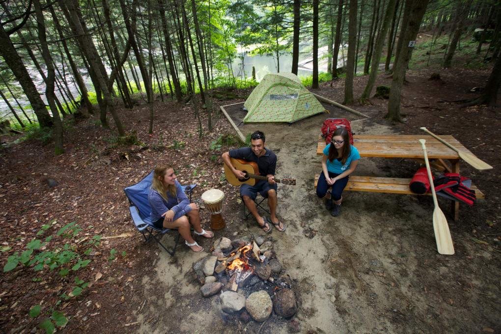 Camping Parc naturel régional de Portneuf - campfire