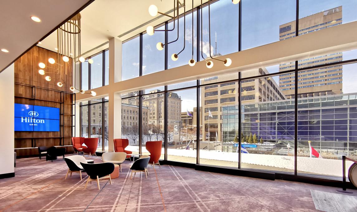 Hilton Québec - Foyer - Large glazed space