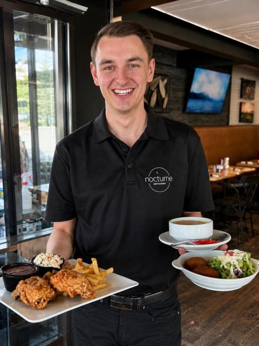 Restaurant Le Nocturne - EMPLOYÉ ET ASSIETTES