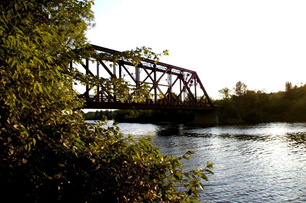 Parc riverain Ste-Anne - Iron bridge