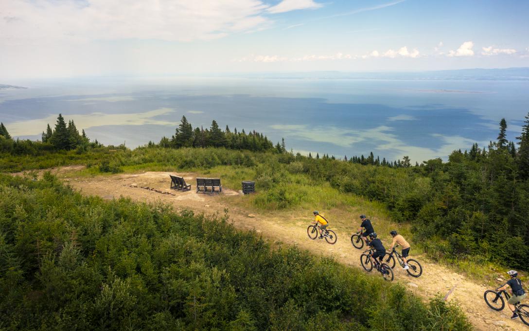 Le Massif de Charlevoix - Vélo au sommet du Massif