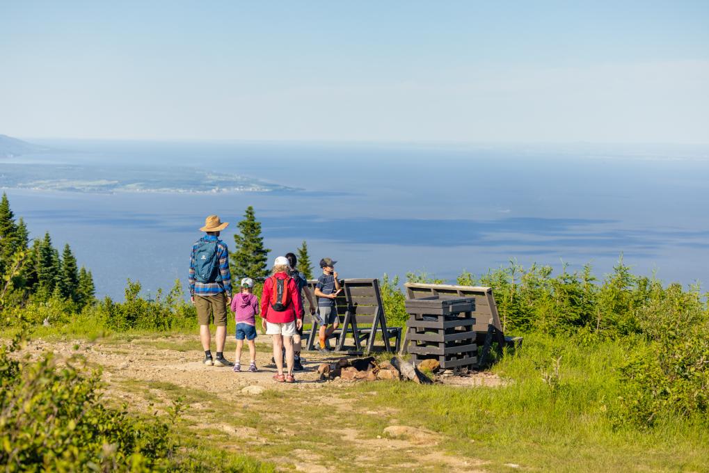 Le Massif de Charlevoix - Famille en randonnée