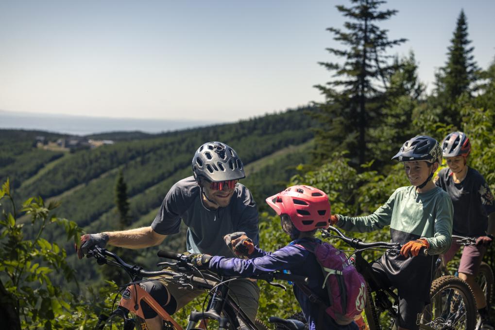 Le Massif de Charlevoix - Famille en vélo