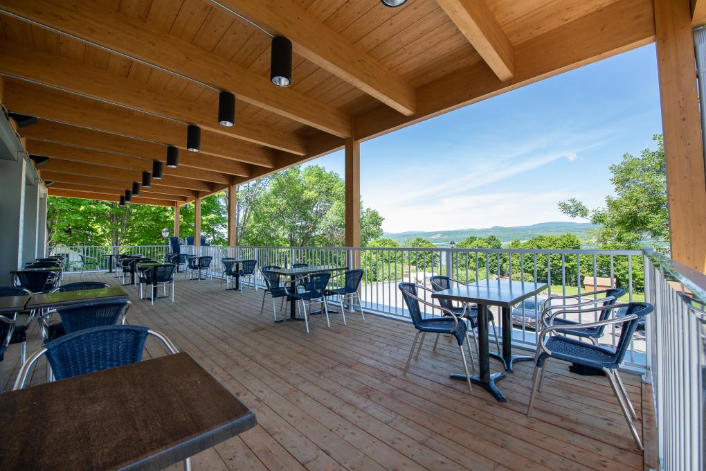 Microbrasserie de l'Île d'Orléans - Pub le Mitan - Terrasse