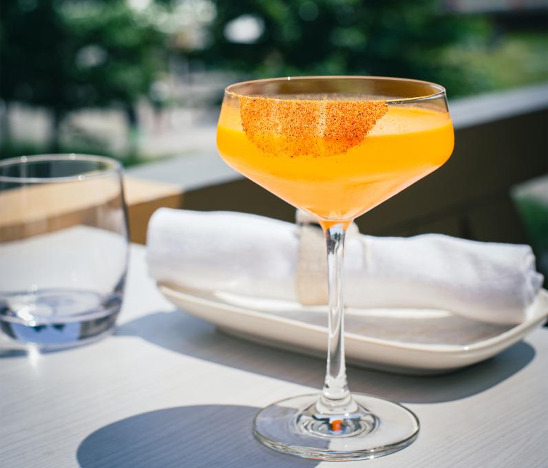 L'Orygine - Cocktail/mocktail on the terrace