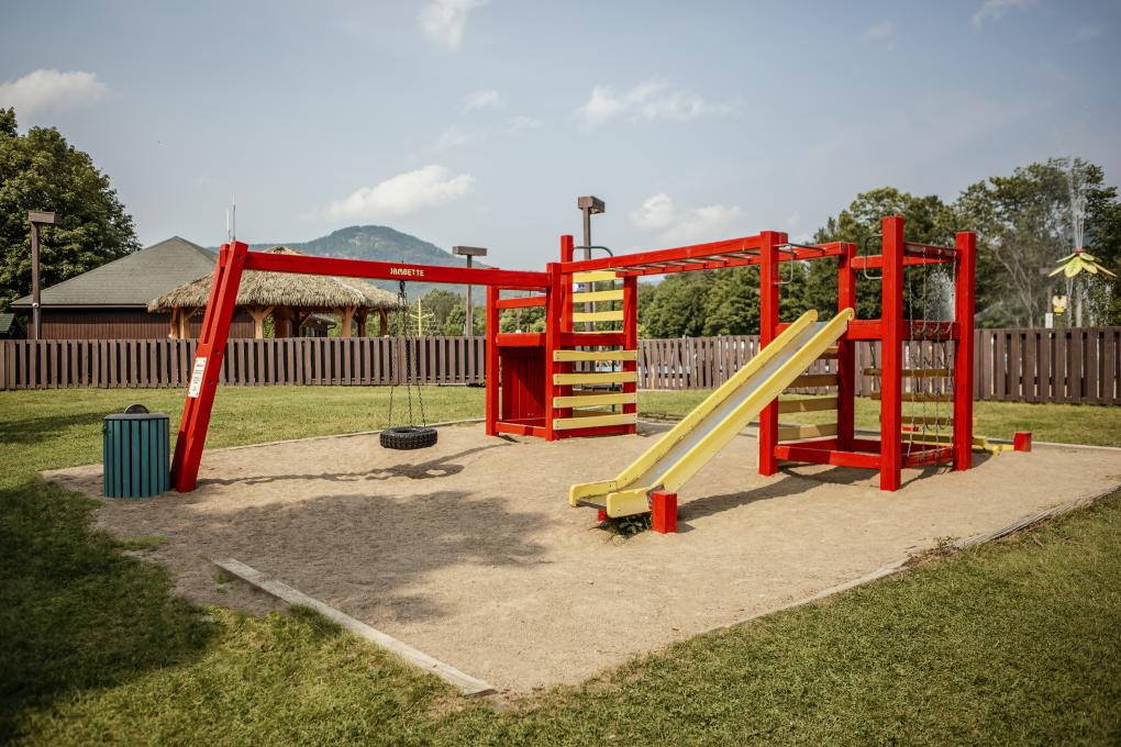 Camping Stoneham - module de jeux