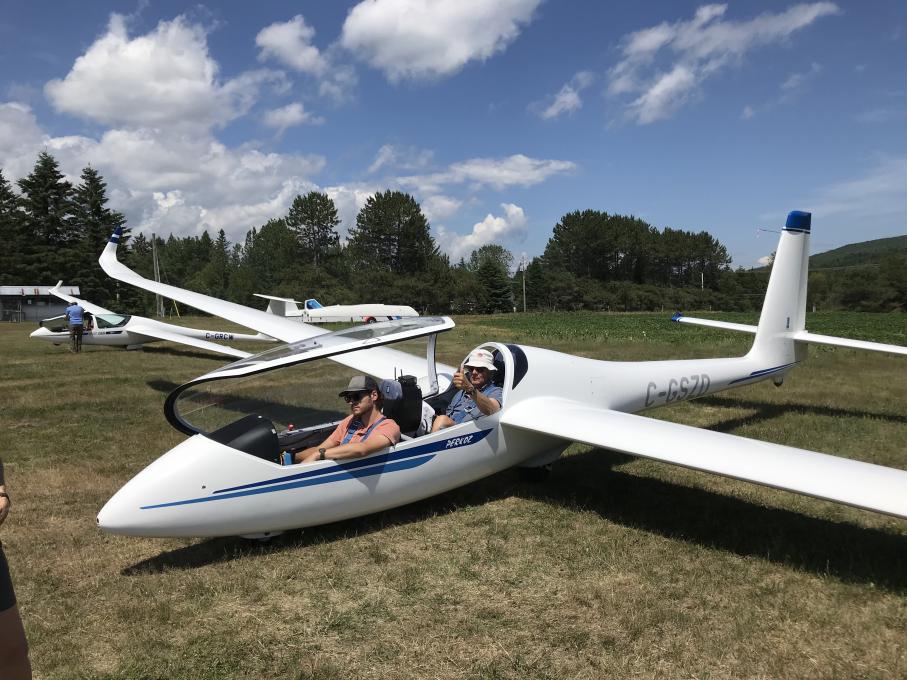 Club de vol à voile de Québec - A new member ready to take off for an instructional flight