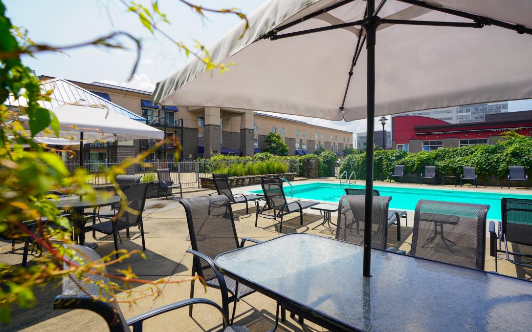 Hôtel Lindbergh - Piscine extérieure