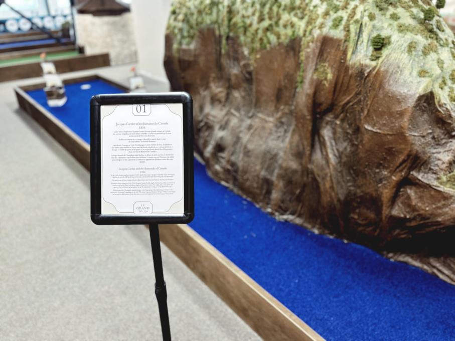 Le Grand Mini-Golf - Notre premier trou