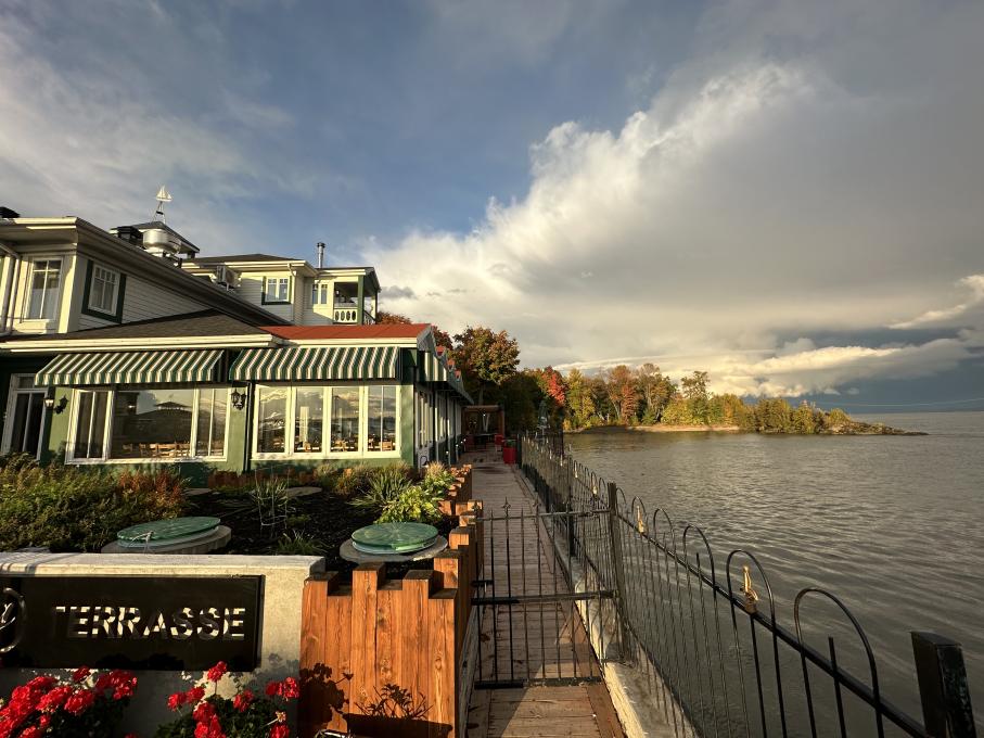 Restaurant La Goéliche - Terrasse Goéliche entrée ouest