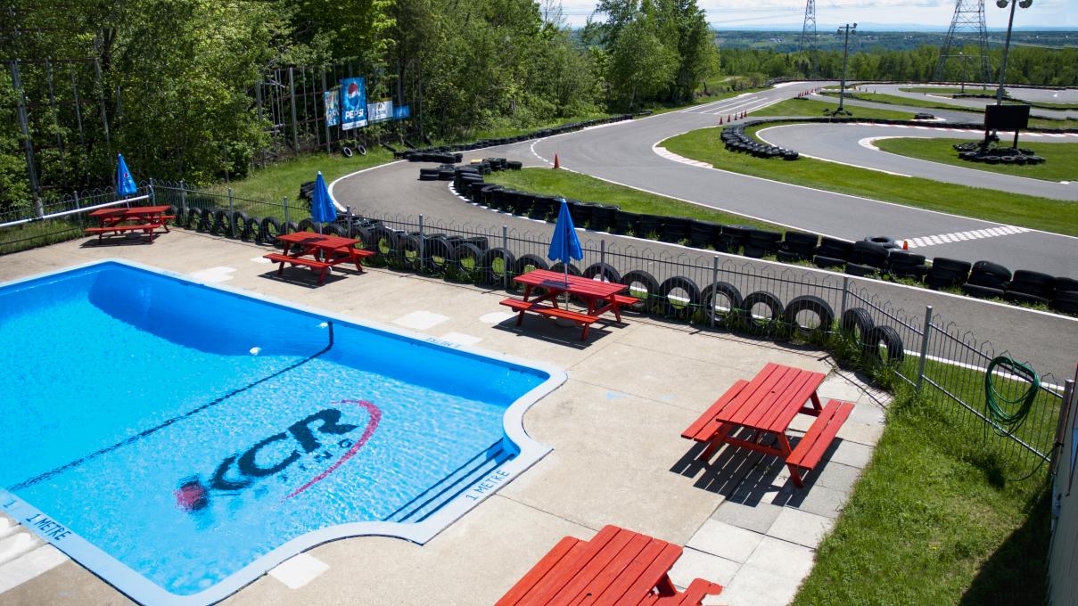 K.C.R. Karting Château-Richer Inc. - piscine extérieure