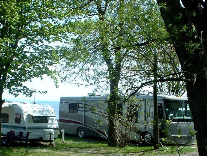 Camping Orléans - véhicules récréatifs extérieurs