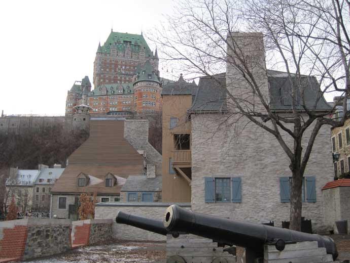 École Québec Monde - view of Château Frontenac