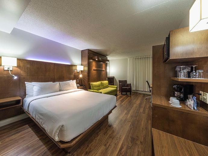 Hôtel & Suites Normandin Québec - King bed room