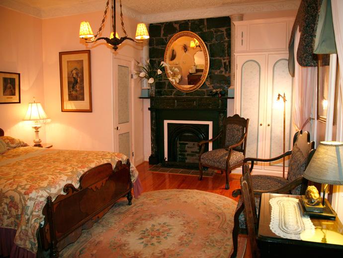 Hôtel Cap Diamant - room with fireplace