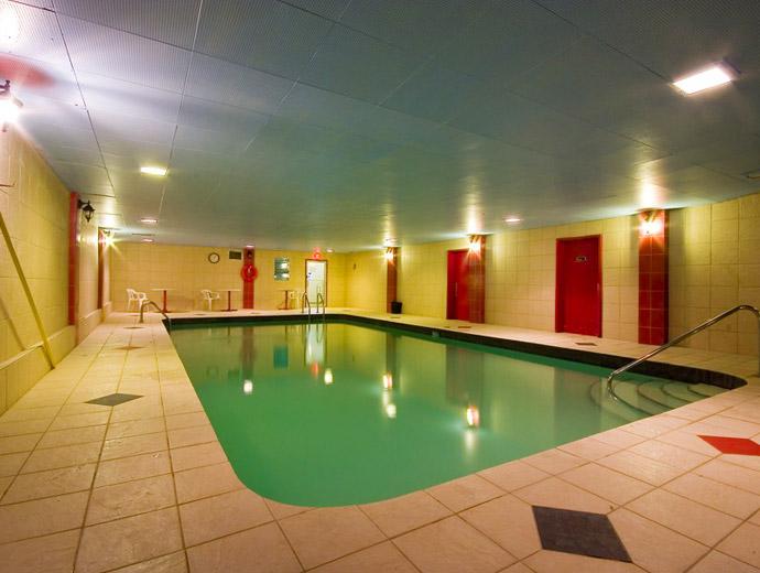 Hôtel Le Voyageur - piscine intérieure