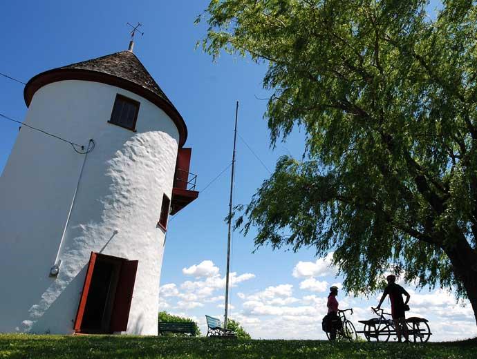 Moulin à vent de Grondines - vue extérieure