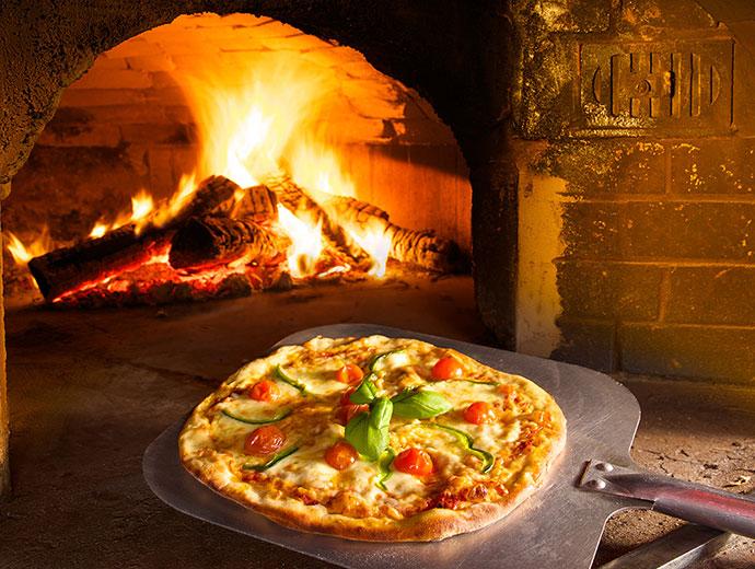 Portofino Bistro Italiano - pizza sur four à bois