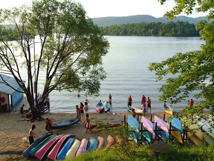 Camp Portneuf - canoes