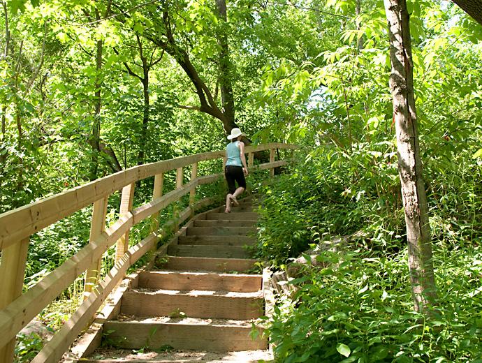 Parc linéaire de la Rivière-Saint-Charles - hiking on the trails