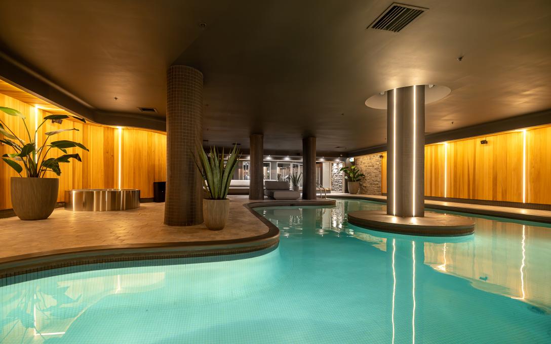 Hôtel Manoir Victoria - Piscine intérieure