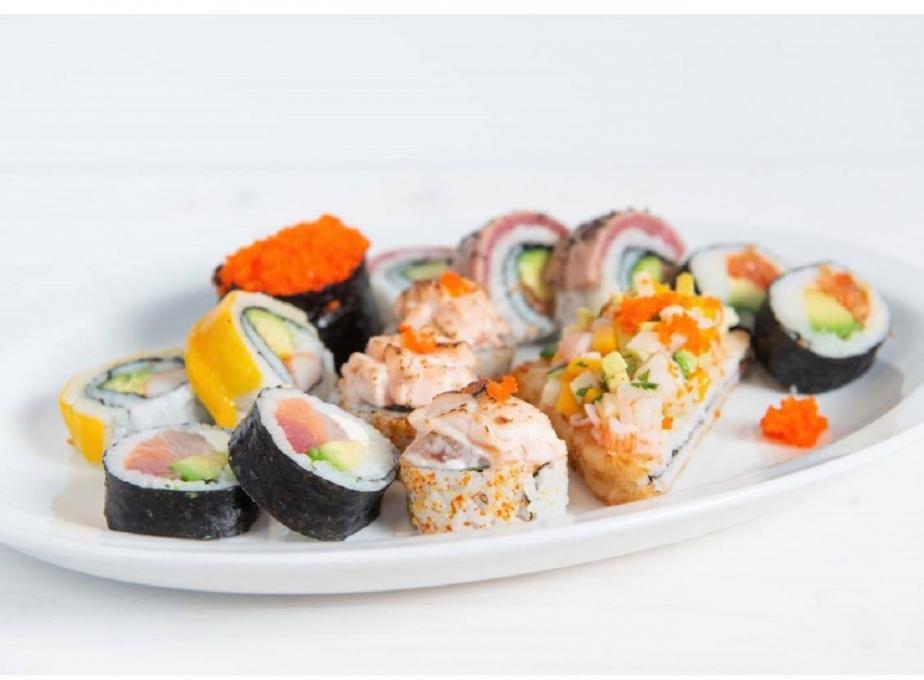 Sushi Maniak - Assortment of sushi