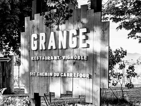 Restaurant et Vignoble La Grange de l'Île - sign