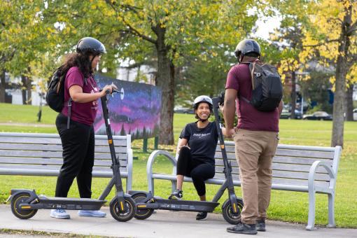 Tuque & bicycle expériences - Trois personnes eactivité guidée et location de trottinette électrique