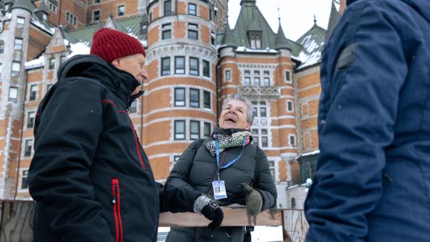 HQ Services Touristiques - Group and private walking tours in front of Château Frontenac