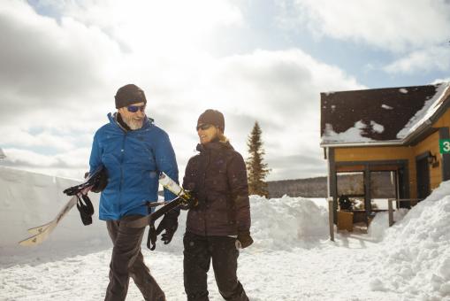 Réserve faunique des Laurentides - couple en ski de fond