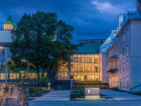 Le Monastère des Augustines - Vue extérieure de soir